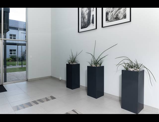 88M² OFFICE TO LET IN VORNA VALLEY